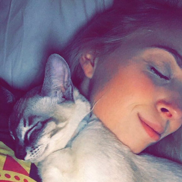 Meet your Posher, Rebecca - Picture 2 of 2